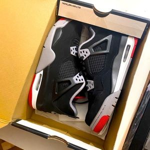 Like new Retro 4 Jordan’s